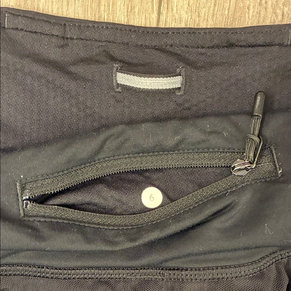 Lululemon nothing to hide Ruffled mini skirt size 6 - Picture 4 of 5